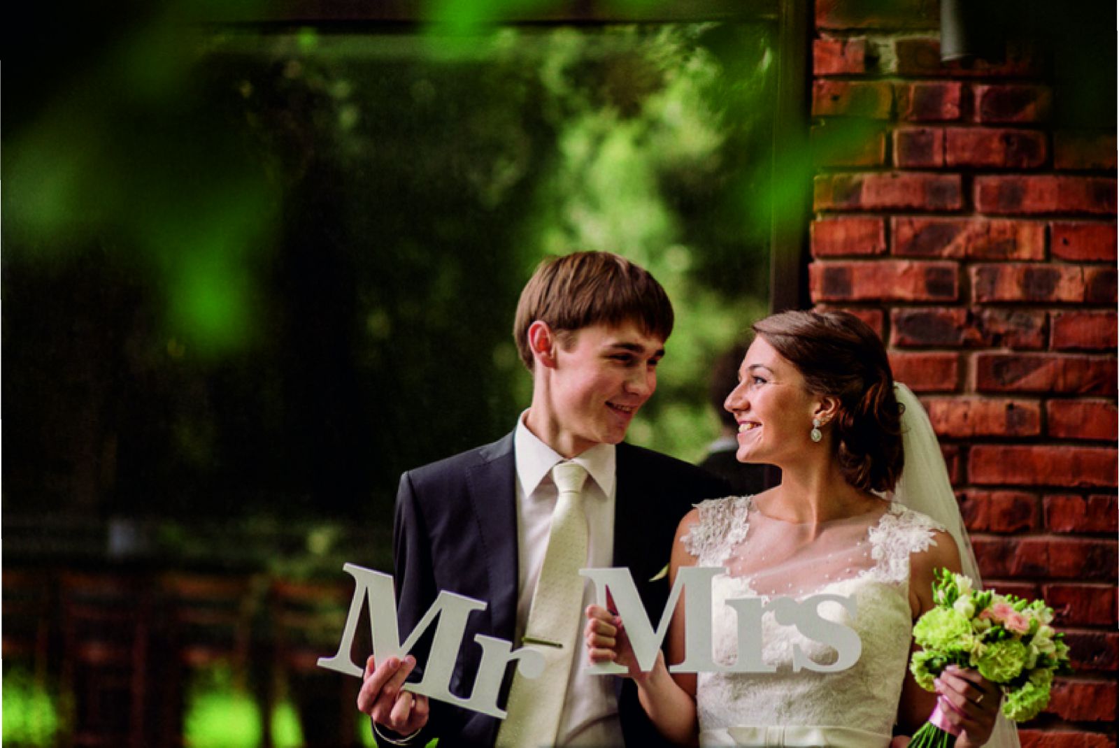 изготовление инициалов молодоженов