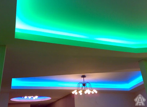 неон в интерьере, подсветка потолка