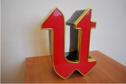 фото стандартной объемной пластиковой буквы стандартная объемная пластиковая буква