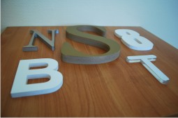 фото торца плоских пластиковых букв торец плоских пластиковых букв