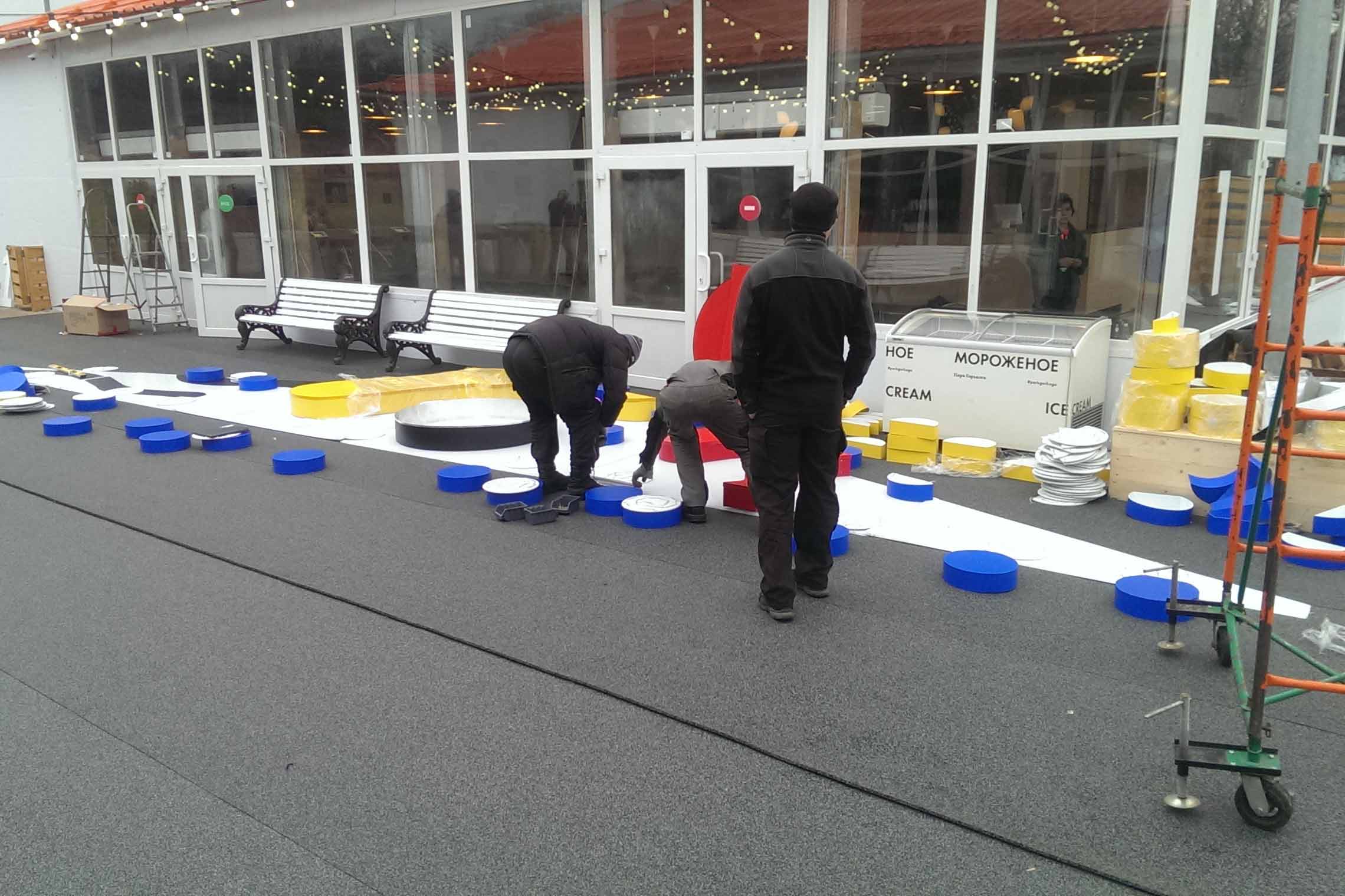 расклад объемных элементов перед монтажом