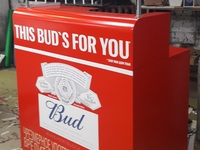 Стойка BUD, спонсора ЧМ по футболу