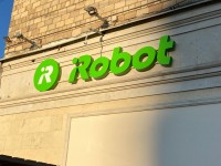 Вывеска салона "IRobot"